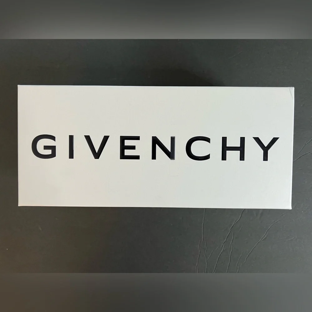 Givenchy Pool Slides - Picture 10 of 10